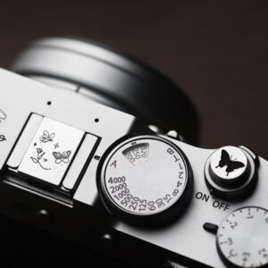 DBZZ Couvercle de griffe d'appareil photo à motif papillon et bouton d'obturation d'appareil photo pour Nikon zf pour Fujifilm X-T5 X-T4 X-T3 X-T30 II X-T20 X100VI X100V X100 X-PRO3 X-PRO2 X-S20 X-S10 (ensemble papillon)