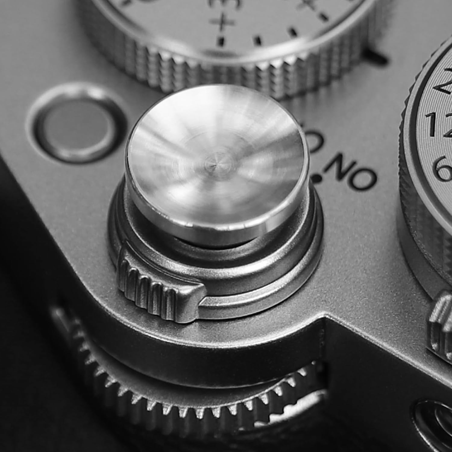 Haoge Bouton de déclenchement en métal 12 mm pour Fujifilm XT5 X-Pro3 XT50 GFX100RF XE5 Nikon Zf DF et Leica Q3 43 M10 M-11 Surface concave Argent, nouvelle version : diamètre 12 mm – Image 9