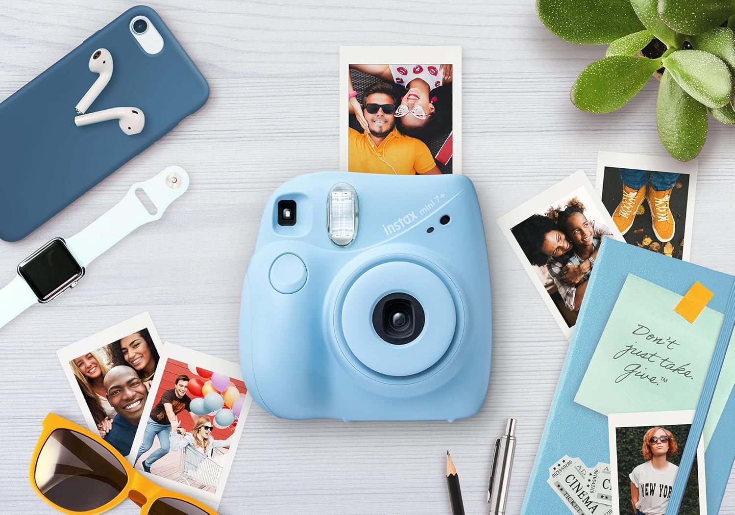 Appareil photo Fujifilm Instax Mini 7+, facile à utiliser, portable, miroir à selfie pratique, appareil photo Polaroid, parfait pour les débutants et les experts, design élégant et élégant – Bleu clair (renouvelé) – Image 5